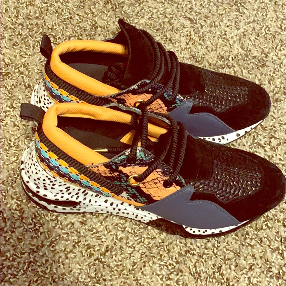 Steve Madden Tennis shoes